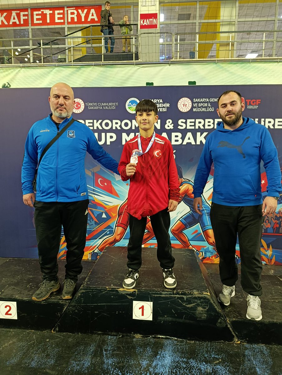 GSB_Manisa's tweet photo. Sakarya’da düzenlenen U15 Grekoromen Güreş Grup Şampiyonası’nda ilimizi temsil eden sporcumuz Muhammet Ali Kalay, 38 kg kategorisinde ikinci olmuştur.
Sporcumuzu ve antrenörlerimizi tebrik ediyor, başarılarının devamını diliyoruz.👏🥈 https://t.co/rGzNjowhYr
