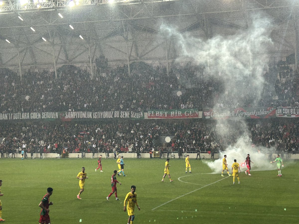 onur • tweet media