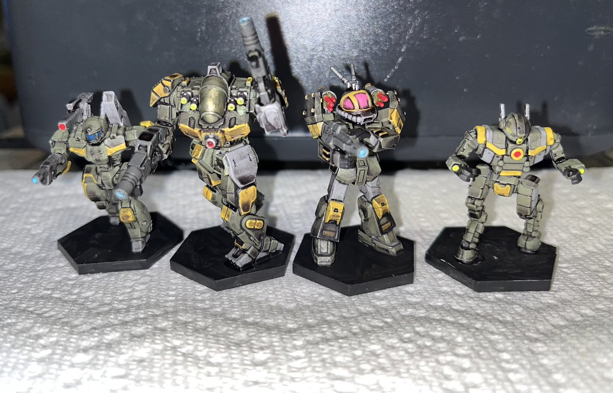 TransformARO's tweet photo. Finished with the Royal SLDF Lance and my SLDF repair/refit Highlander. Once again all minis come from @ardan_blade. #battletech #RedAction https://t.co/54fYvTFQKA