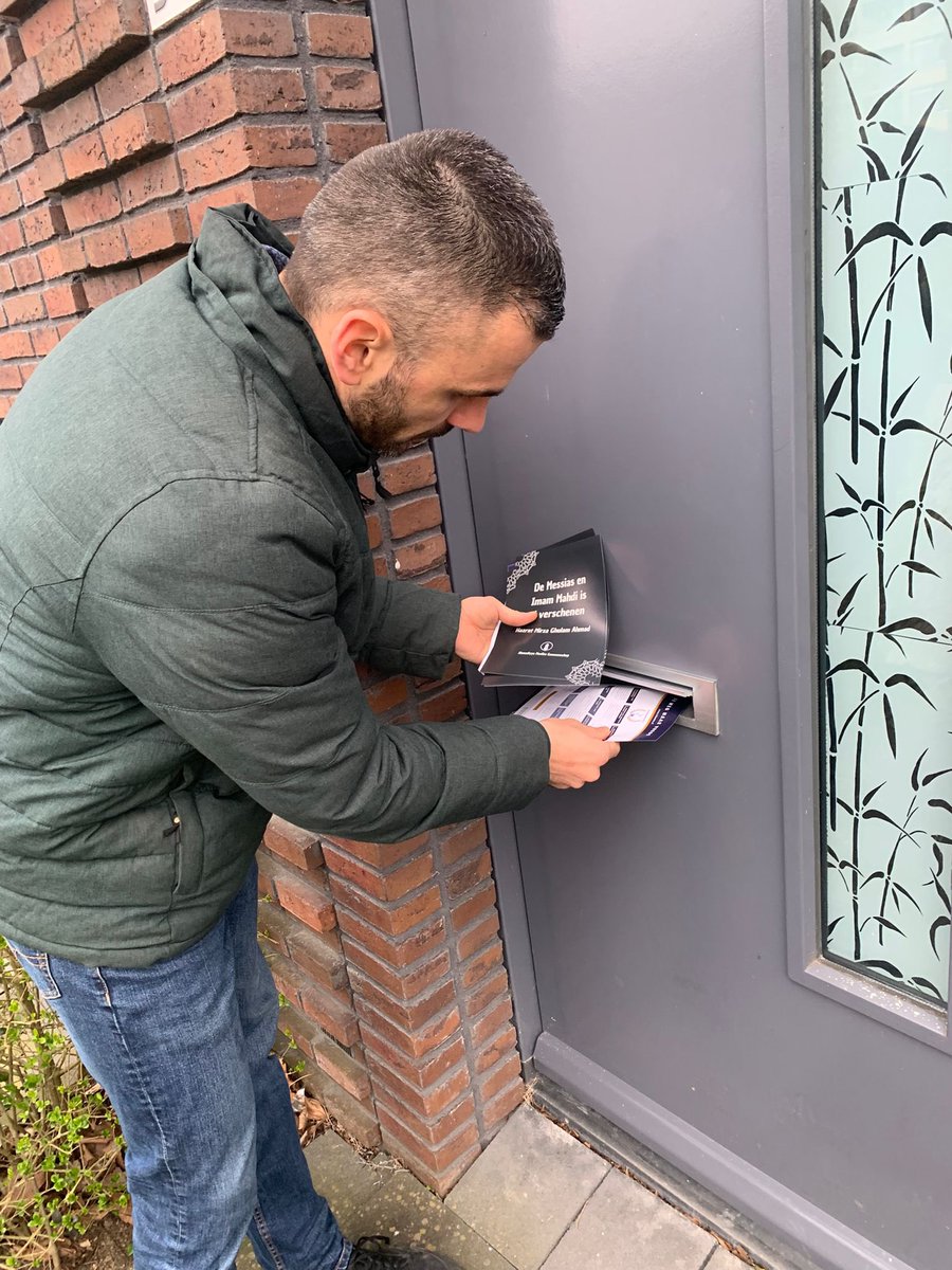 Moslimjongeren Arnhem tweet media