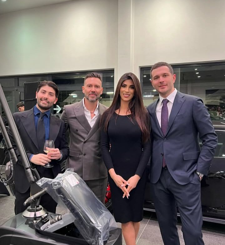 Io Sono Piena di Me SI tweet media