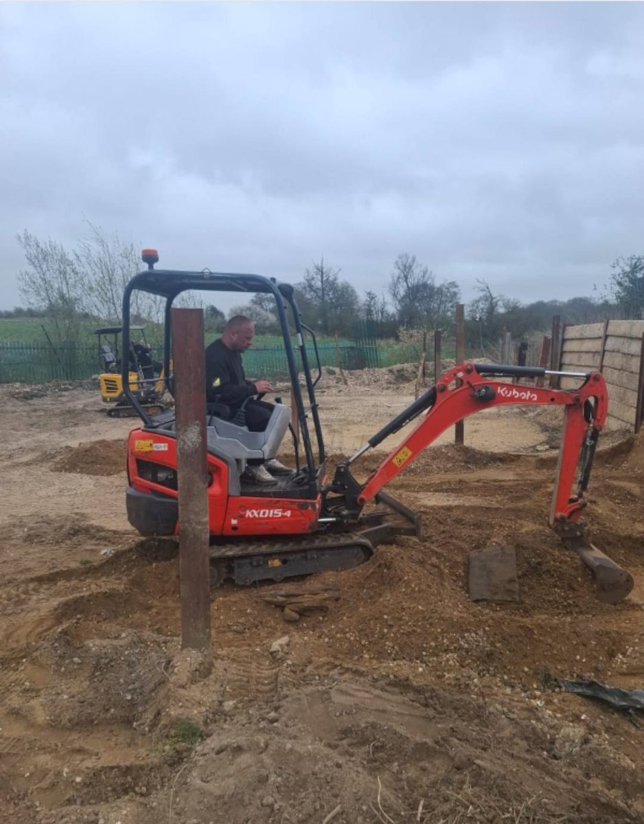 IGMPlumbing's tweet photo. Precision in every scoop! Our compact excavators are transforming our new yard—site clearance, soil prep, and heavy lifting. At IGM, plumbing, leak detection &amp; groundwork are all handled with the same dedication.

📞 01582 831120
📱 WhatsApp: 07749 2609
🌐 https://t.co/bDrylCpWE3 https://t.co/DDBWfd9ESV