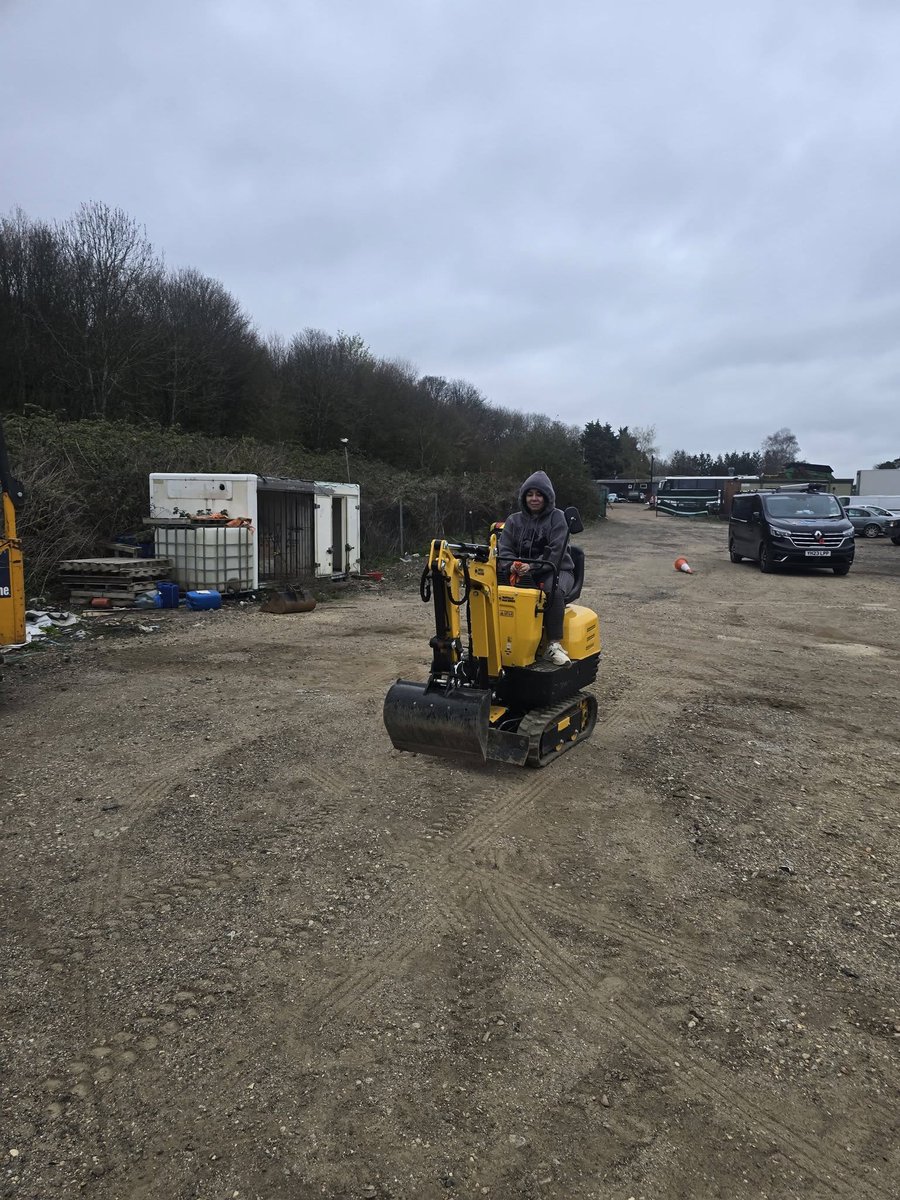 IGMPlumbing's tweet photo. Precision in every scoop! Our compact excavators are transforming our new yard—site clearance, soil prep, and heavy lifting. At IGM, plumbing, leak detection &amp; groundwork are all handled with the same dedication.

📞 01582 831120
📱 WhatsApp: 07749 2609
🌐 https://t.co/bDrylCpWE3 https://t.co/DDBWfd9ESV