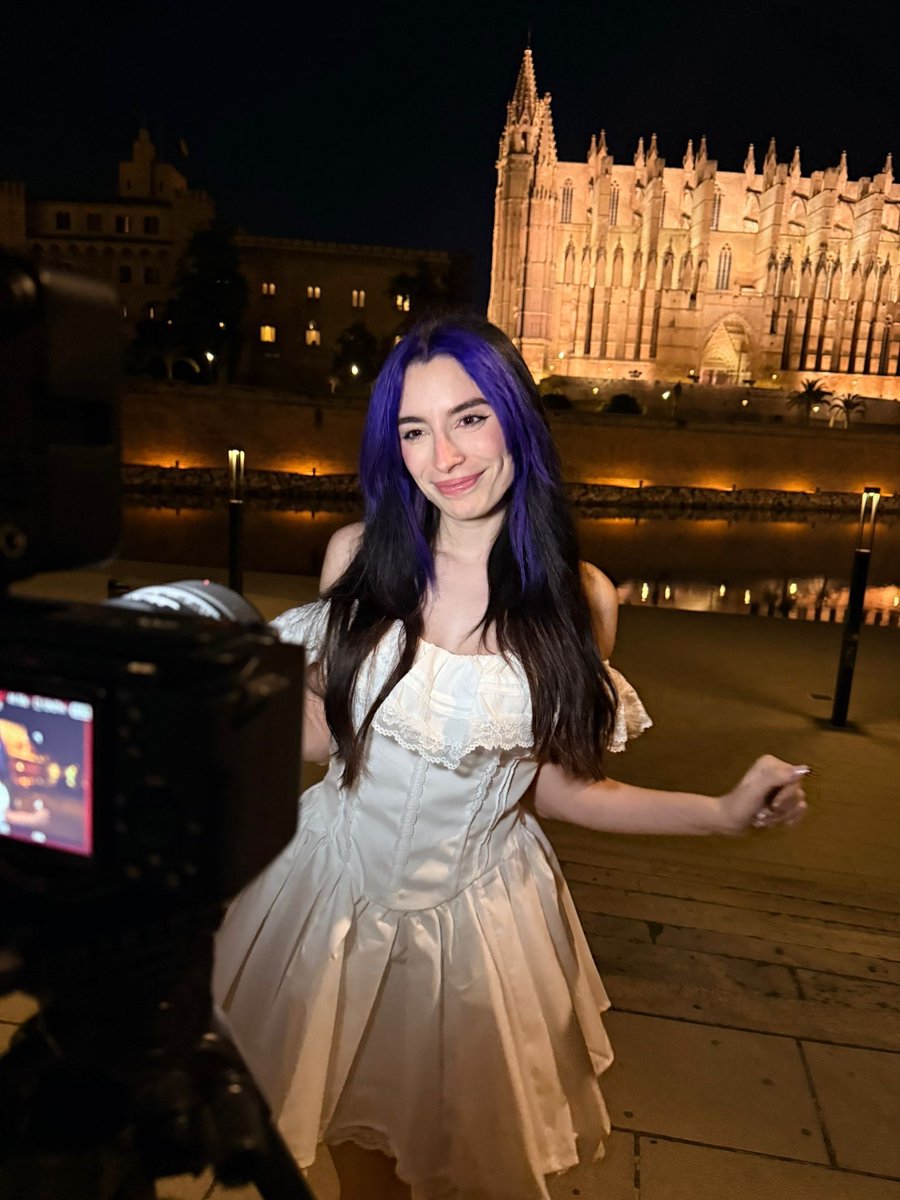 Lyna Charts tweet media