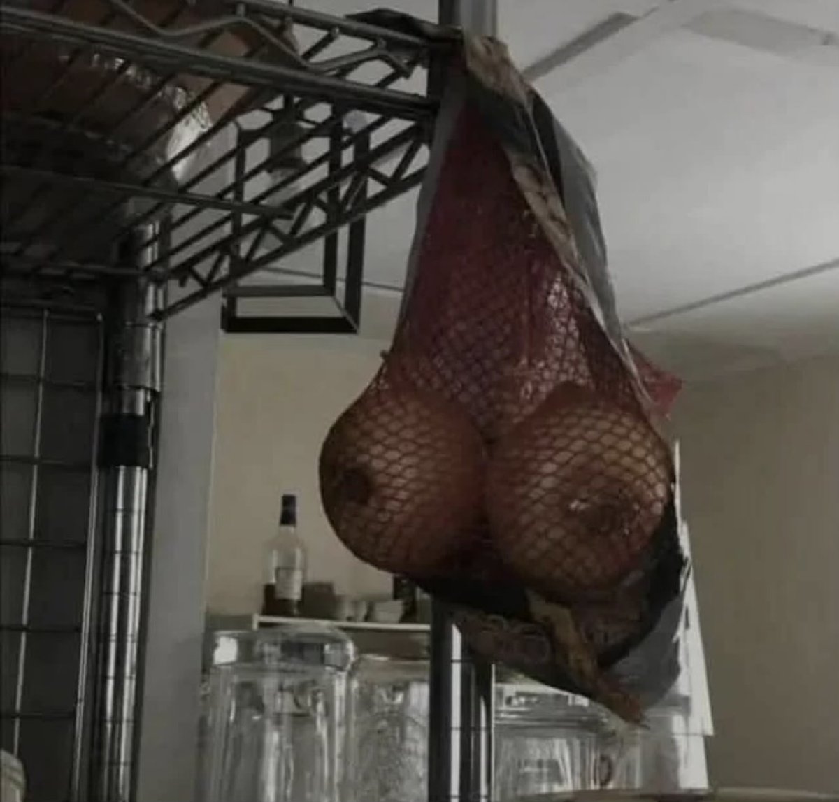 усе нагадує про 💕НЕЇ💕