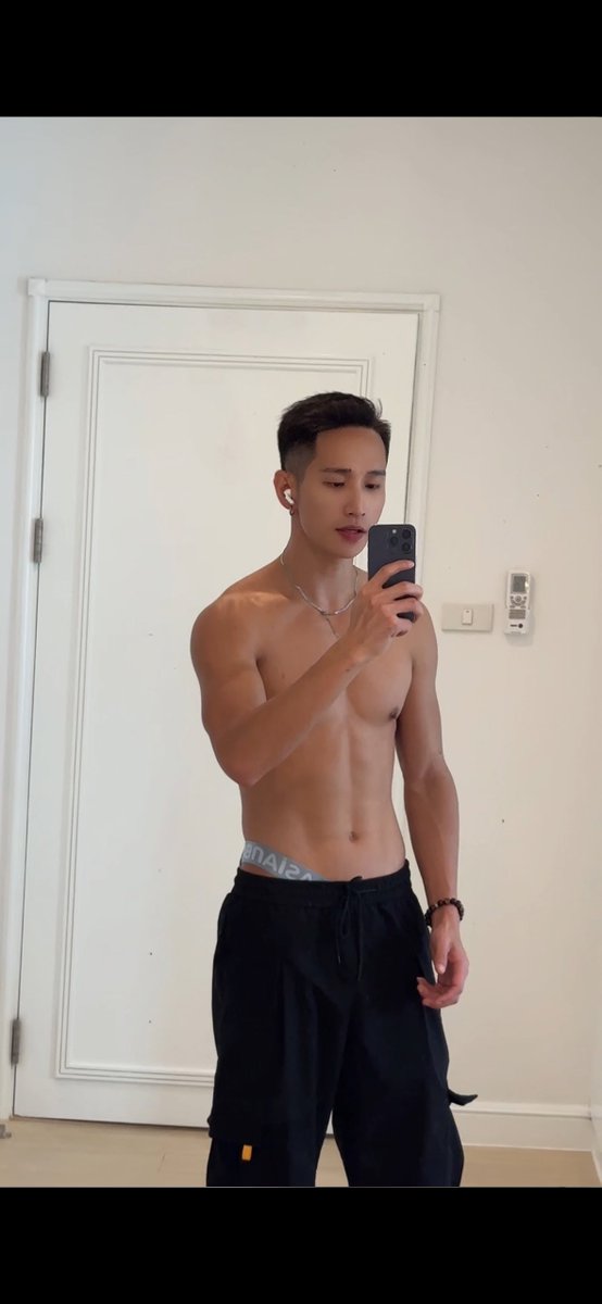 Devin18s's tweet photo. 喜歡肌肉就去擼鐵
喜歡我就訊息喔 https://t.co/TcIAid7RIX