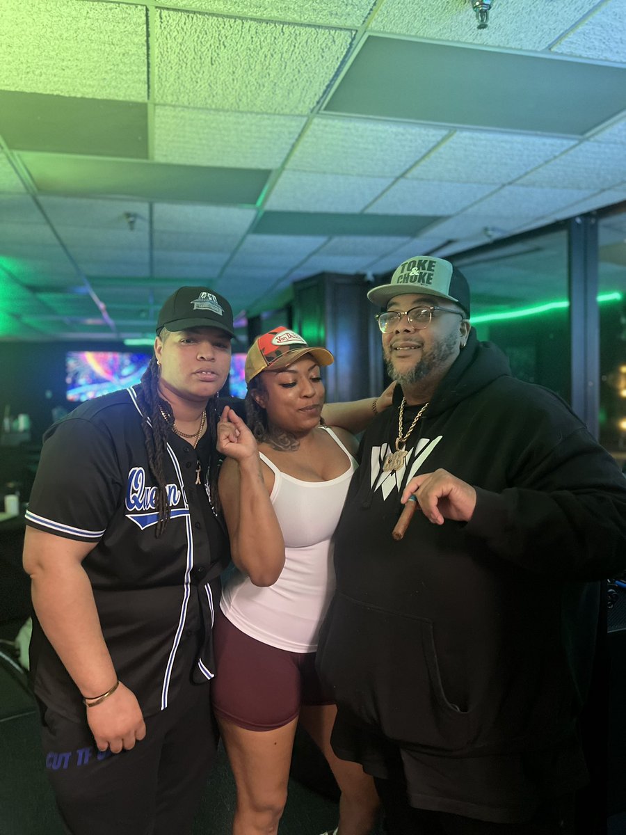 itzShezso's tweet photo. Honored for the love & support shown from Dallas legend, No Shame & Ghost Entertainment πͺπ½ #PYW2 was one of them πͺπ½ Iβm excited to see whatβs next for @dallascuttinup #DCU ππΌπ«ΆπΌ https://t.co/p3IRSGM6aa