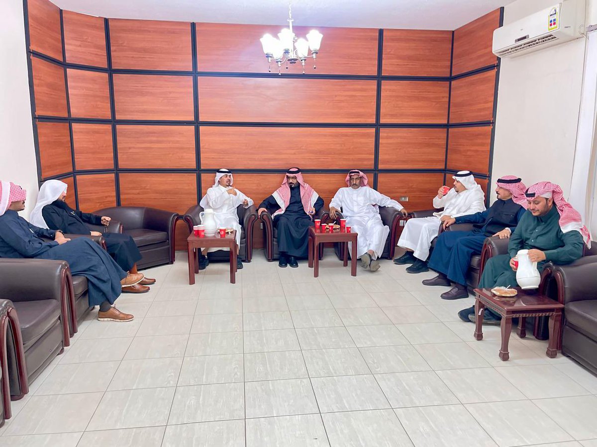 atallahalomrani's tweet photo. لقاء جميل جمعنا اليوم بزملائنا الإعلاميين في حفل معايدة الملتقى الإعلامي
• فايز التمامي( امين الملتقى)
• علي بدير(عكاظ)
•  ماجد العنزي (الجزيرة)
•  نواف الغضوري(سبق)
•  عطاالله العمراني (الرياض)
•  نواف التمامي (الأنباء العربية)
•  عبدالله زعير (سهم)
•  عادل العنزي (عكاظ) https://t.co/uG4dGpsfpQ