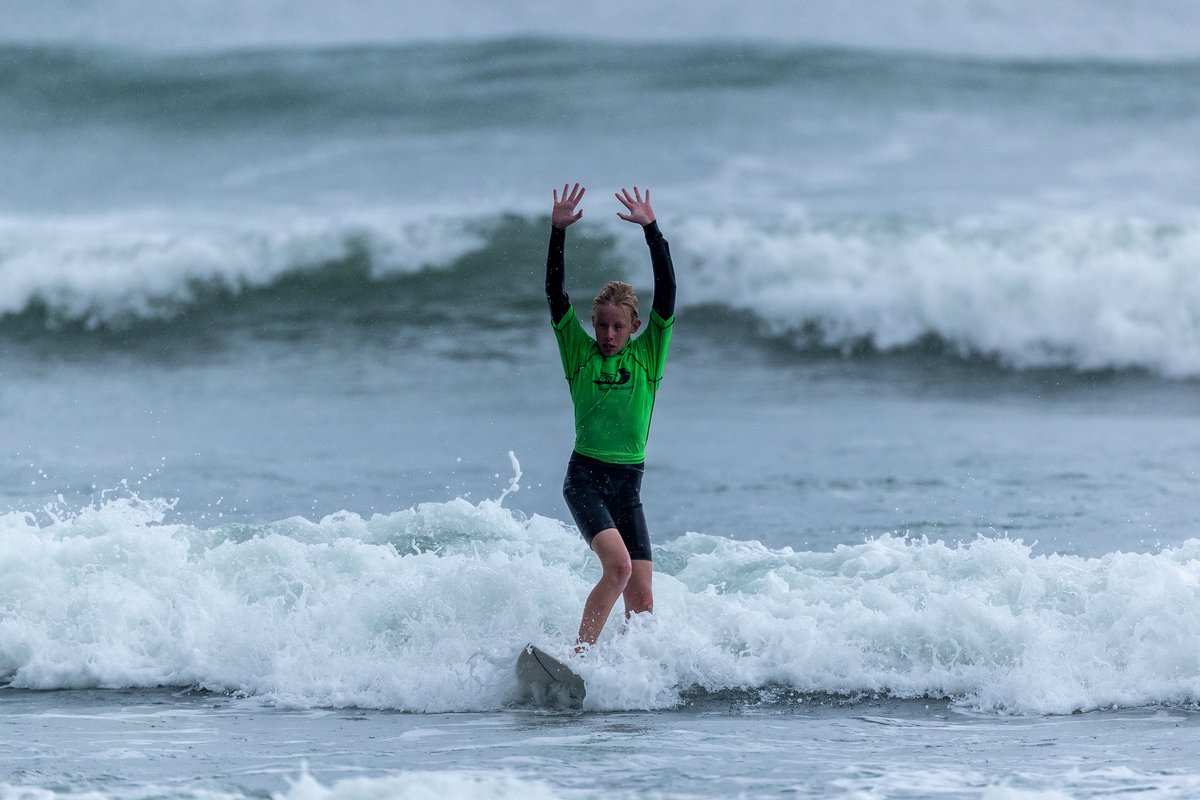 Surfing New Zealand tweet media