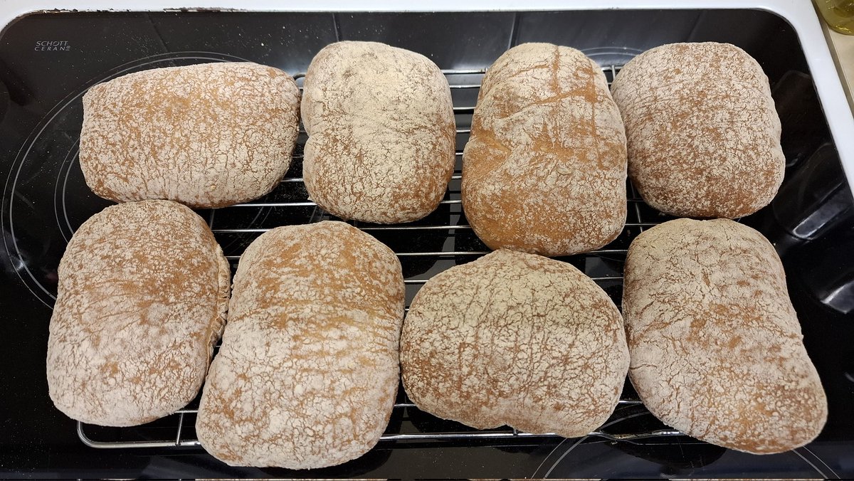 lost_alkhemist's tweet photo. Ciabatta rolls...
#BreadBore https://t.co/FIcKVc4EgU