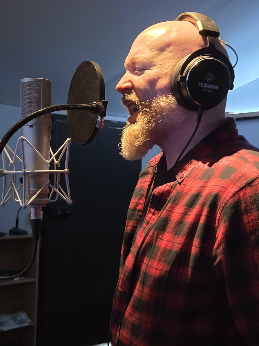 mhoskins72's tweet photo. What a way to spend the weekend. Once again work on the album continues, this time guitars and vocals tracks laid down.
I am more than happy with the results. Can't wait to get this out later this year.
Watch this space!
#newmusic #independentartst #rockmusic #arstudios #album https://t.co/FJrf9ae1Z2