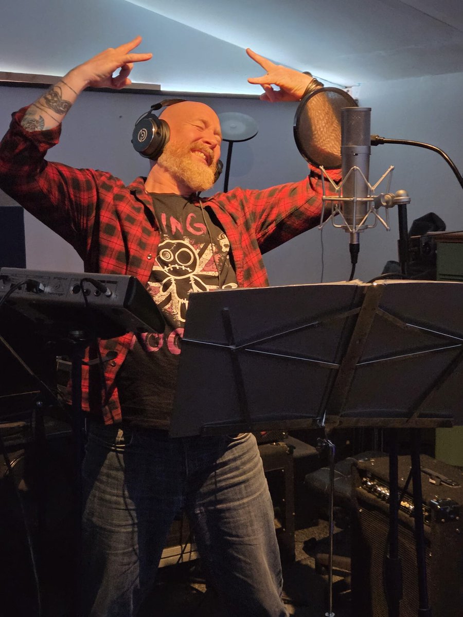 mhoskins72's tweet photo. What a way to spend the weekend. Once again work on the album continues, this time guitars and vocals tracks laid down.
I am more than happy with the results. Can't wait to get this out later this year.
Watch this space!
#newmusic #independentartst #rockmusic #arstudios #album https://t.co/FJrf9ae1Z2