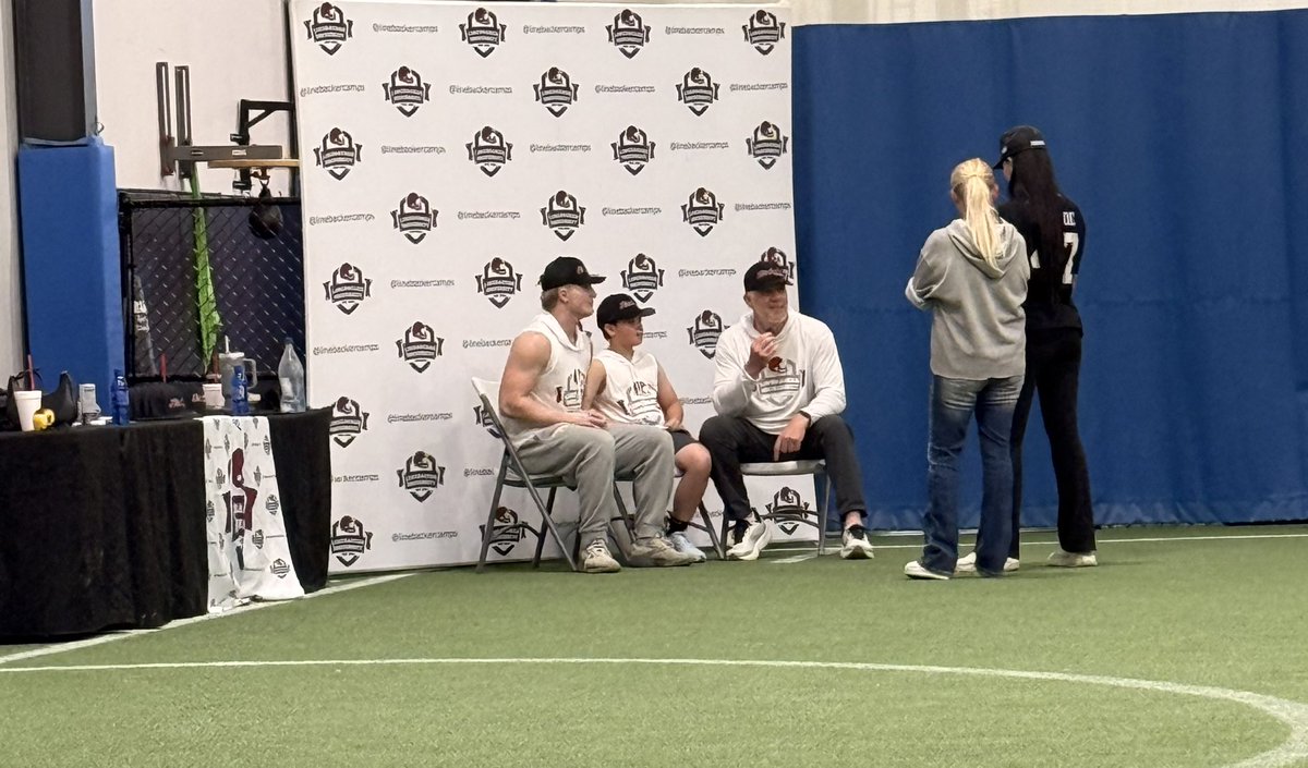SannerDustin27's tweet photo. Had a great time at Linebacker University! Learned a lot of great tips to becoming a better linebacker from @mmlbuniversity, @anticodalton, and @ChaseMonroe58. I had the privilege to learn with athletes from 8 other states. @CoachHefNCSA @PrepRedzoneWV @OhioValleyPreps @CoalfieldsCo @MikeYou47339306