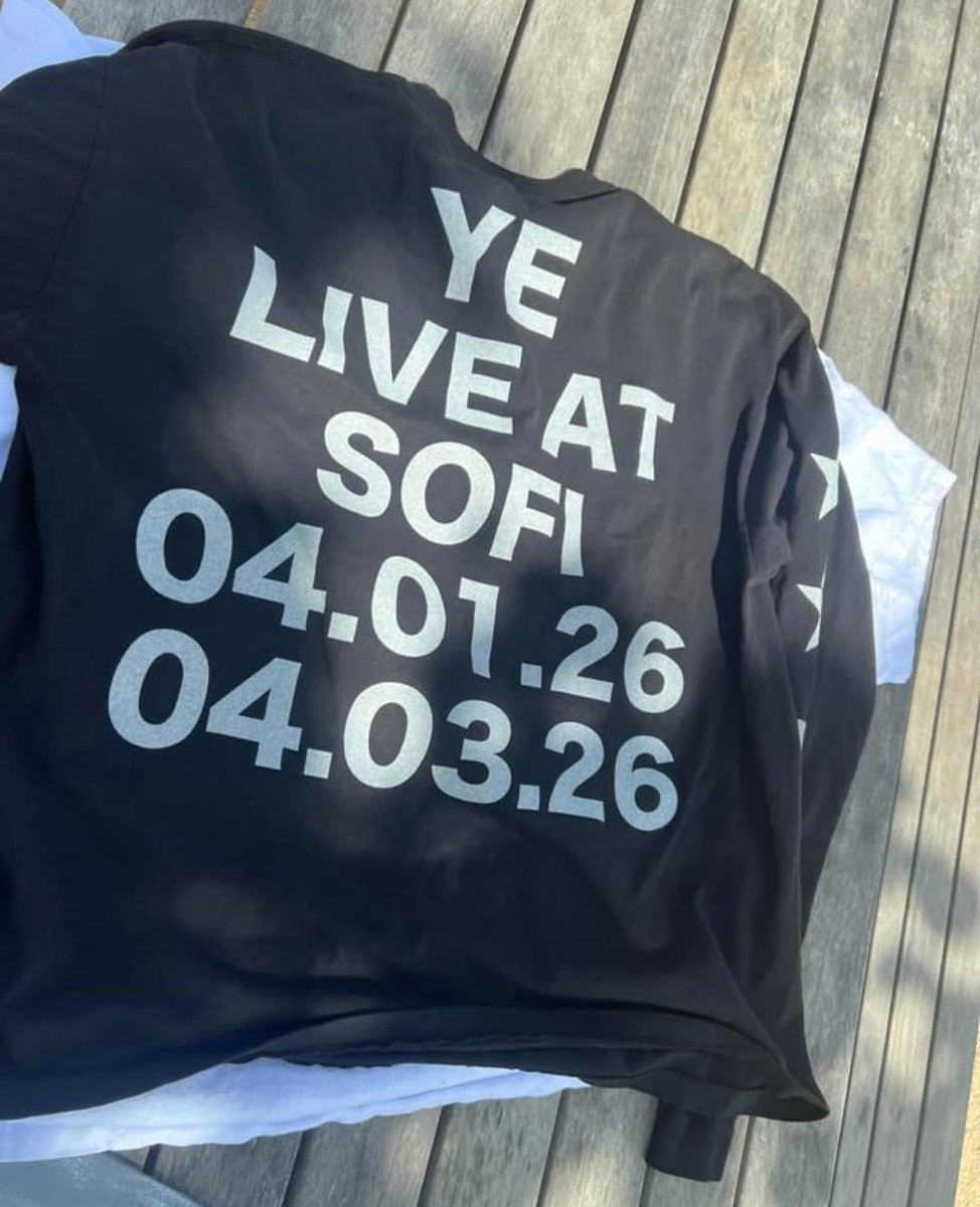 YEEZYTALIA tweet media