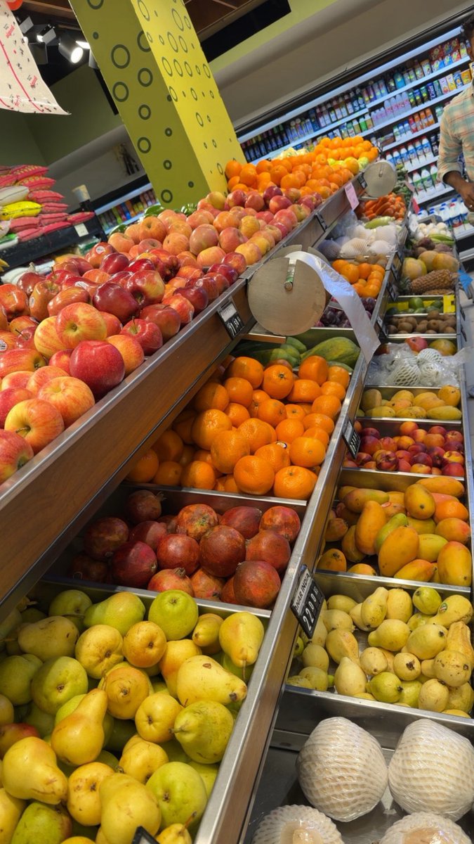 FFeeLOV's tweet photo. @Nostre_damus People buying food
You selling fake news
#الامارات 
#dubaistrong https://t.co/ygASYAVCnj
