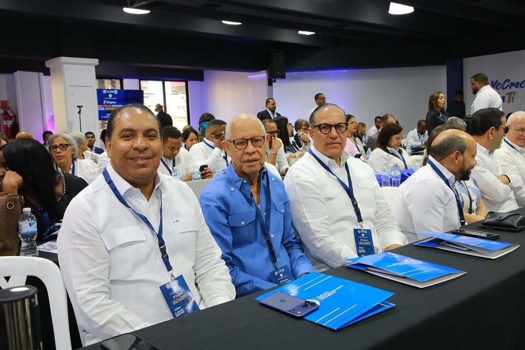 joeltorresDO's tweet photo. Compartiendo con grandes amigos del partido en el 𝟭𝗲𝗿 𝗖𝗼𝗻𝗴𝗿𝗲𝘀𝗼 “𝗙𝗶𝗻𝗮𝗻𝘇𝗮𝘀 𝗣ú𝗯𝗹𝗶𝗰𝗮𝘀, 𝗖𝘂𝗺𝗽𝗹𝗶𝗺𝗶𝗲𝗻𝘁𝗼 𝘆 É𝘁𝗶𝗰𝗮 𝗚𝘂𝗯𝗲𝗿𝗻𝗮𝗺𝗲𝗻𝘁𝗮𝗹”.

#FinanzasPublicas #EticaGubernamental https://t.co/UmMmCXX5uG