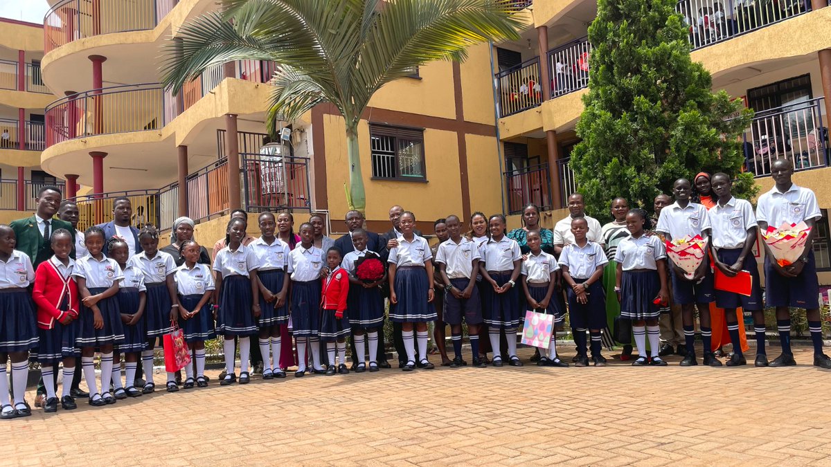 Legit Boss@25 tweet media