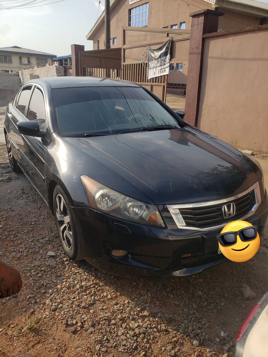 fadetobi's tweet photo. What year is this Honda Accord? https://t.co/871rN4krCK