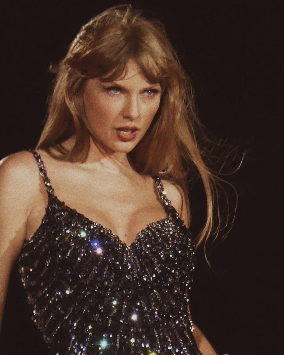 Taylor Swift is God👑 tweet media