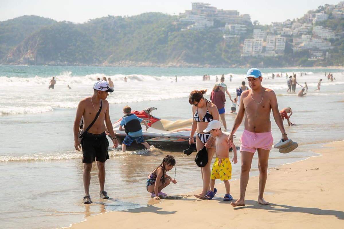 🌴☀️ Acapulco renace y se llena de vida en Semana Santa 2026

El puerto de Acapulco registra un sólido repunte turístico al superar el 70% de ocupación hotelera, alcanzando este domingo un promedio general del 76.7% en todo Guerrero, en el arranque de la temporada vacacional.

La