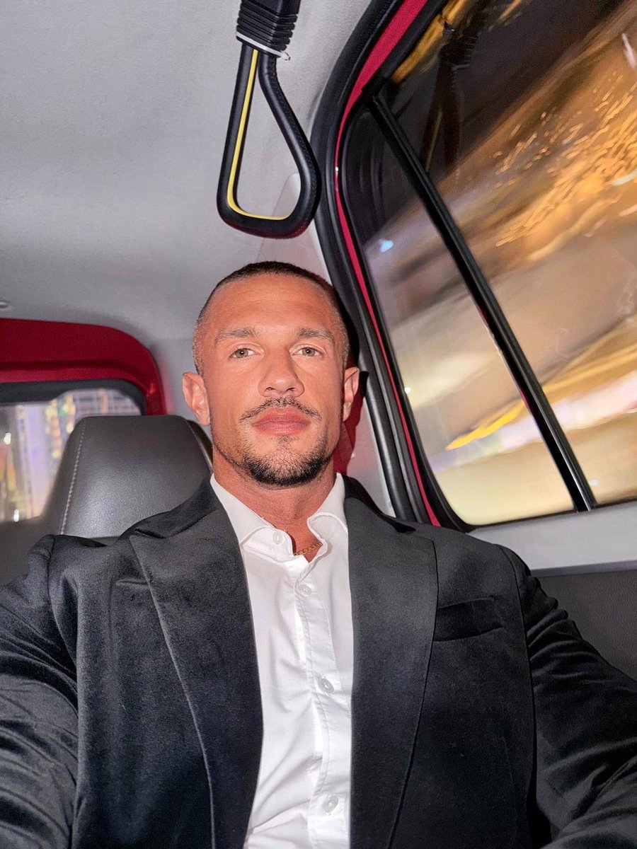 Charliemaster tweet media