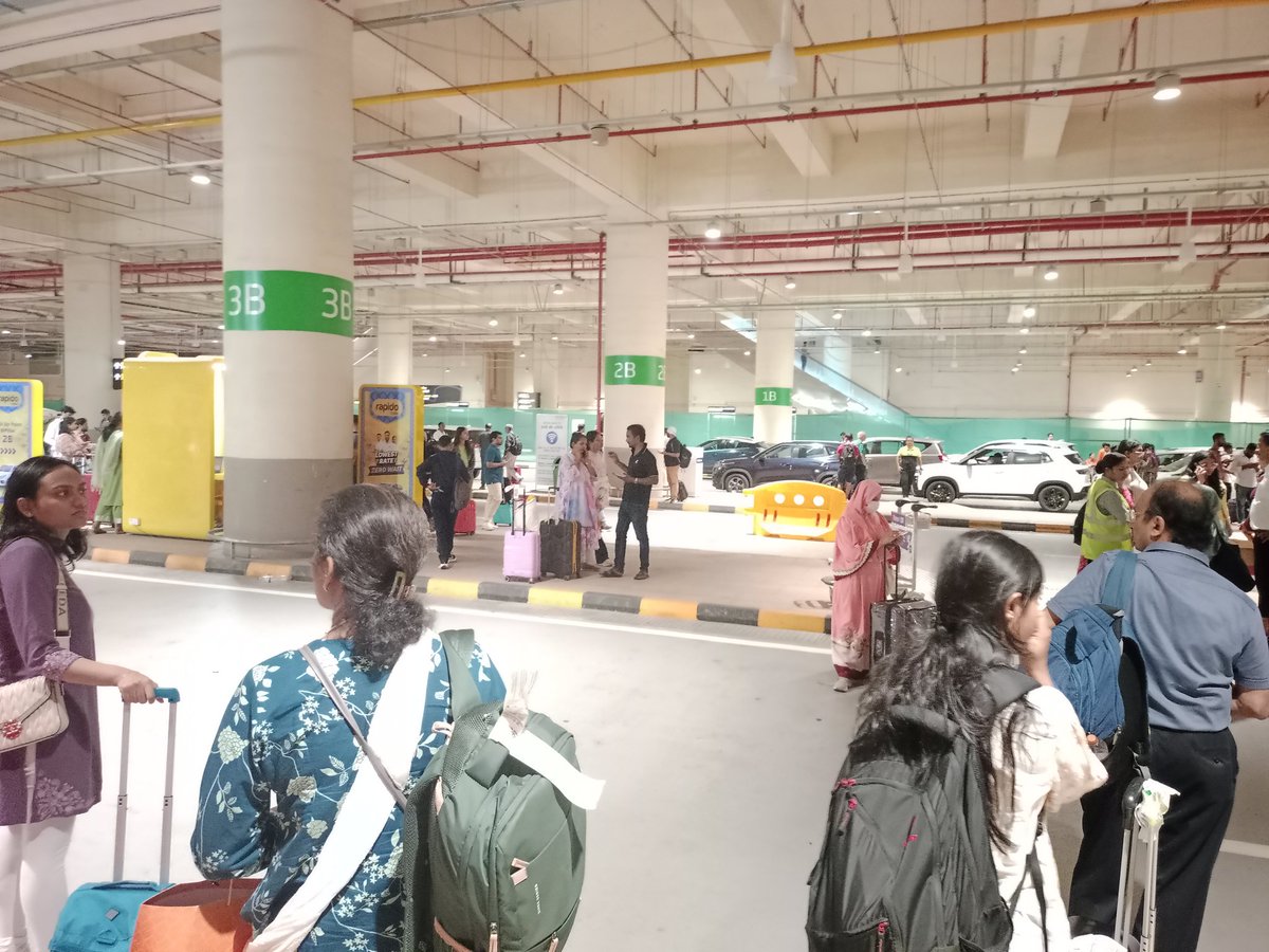 Manoj00417173's tweet photo. @Dev_Fadnavis @myBESTBus @OfficeofUT @RajThackeray @CMOMaharashtra @AdaniOnline  The chaos situation at NMIA at 11:30 PM. Car fares are rocket sky and lead time for ride is more due to shortage of cabs. Hence the majority of the public opt to travel in shuttle buses. However no https://t.co/ZS0cytYbln