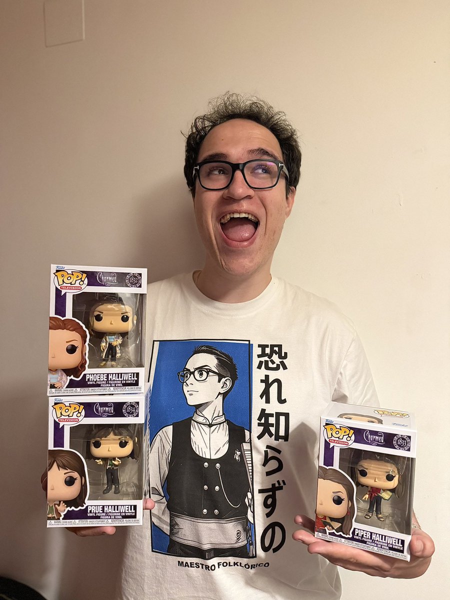 agustingarprada's tweet photo. Yo quería ahorrar, pero Embrujadas y mi lado friki me pueden, ahora tengo 50€ menos pero soy feliz ✨ https://t.co/QM3H2zVNy2