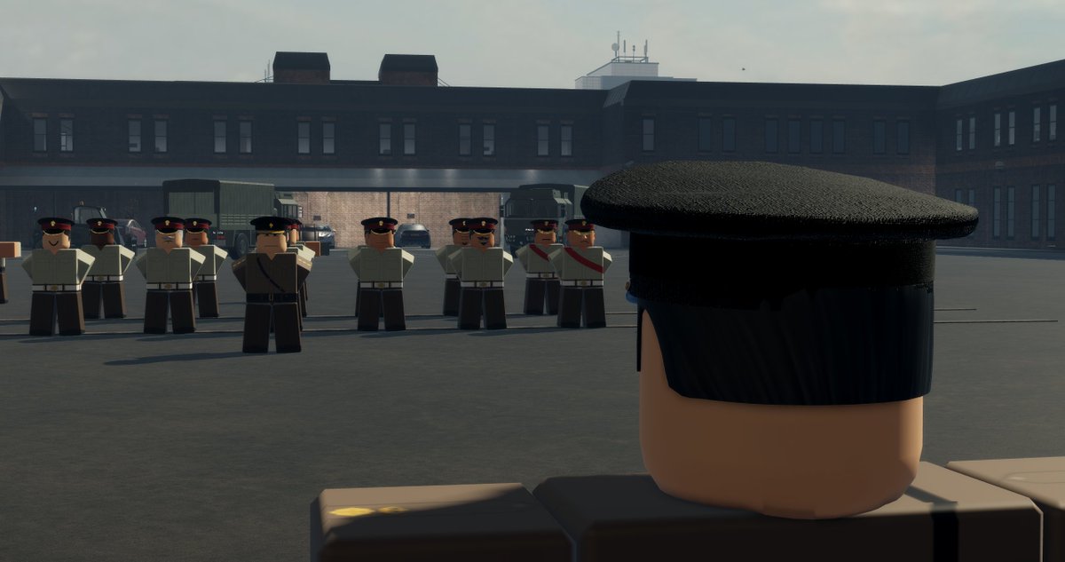 RbxGds's tweet photo. The 1st Battalion Grenadier Guards has relocated its home barrack to Victoria Barracks. Victoria Barracks returns new and improved after years off service. To mark this occasion, the Battalion paraded there for the first time. 

It may spark some memories in our older members... https://t.co/qQhcsqhDmp