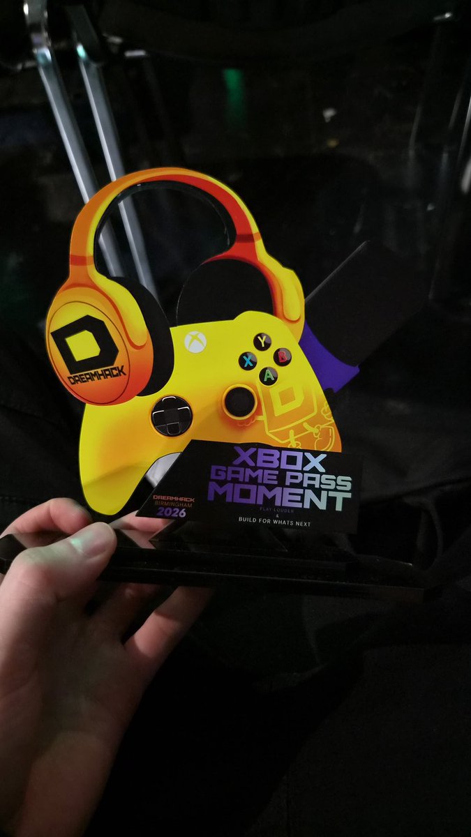 Sweet Shayna tweet media