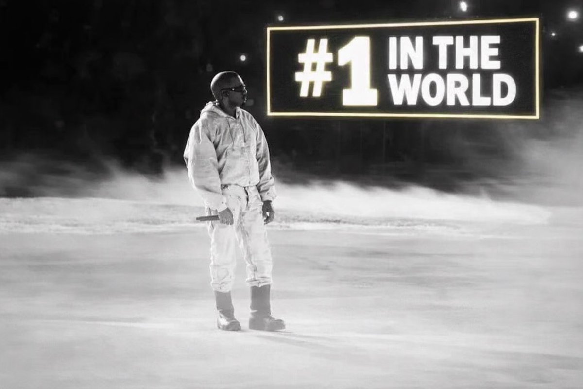 Mr Self Destruct tweet media