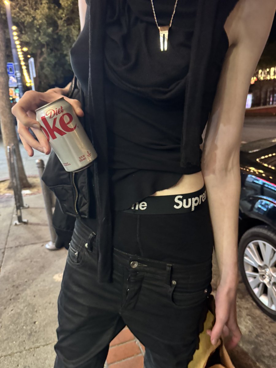 KATIE RAVE 🖇️🌁 (🅱️➕) tweet media