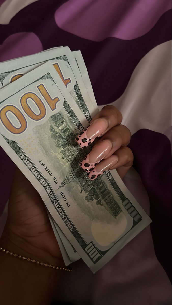 Anjola🥀 tweet media