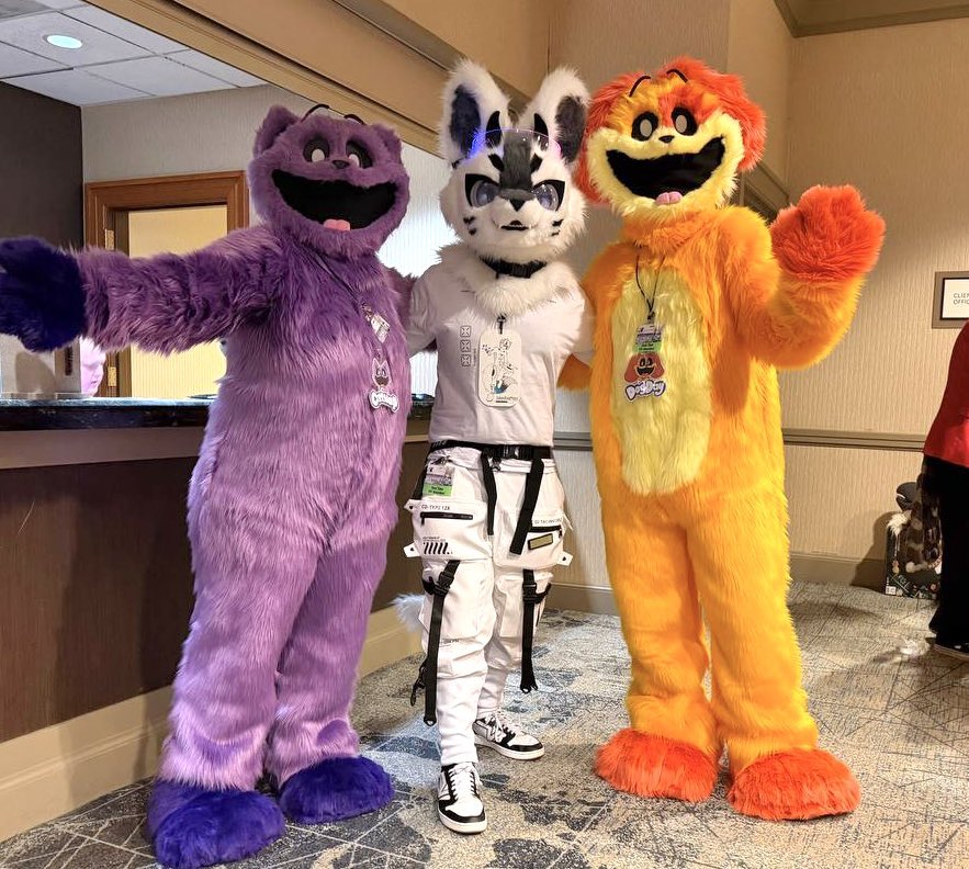 MechaF0x tweet media