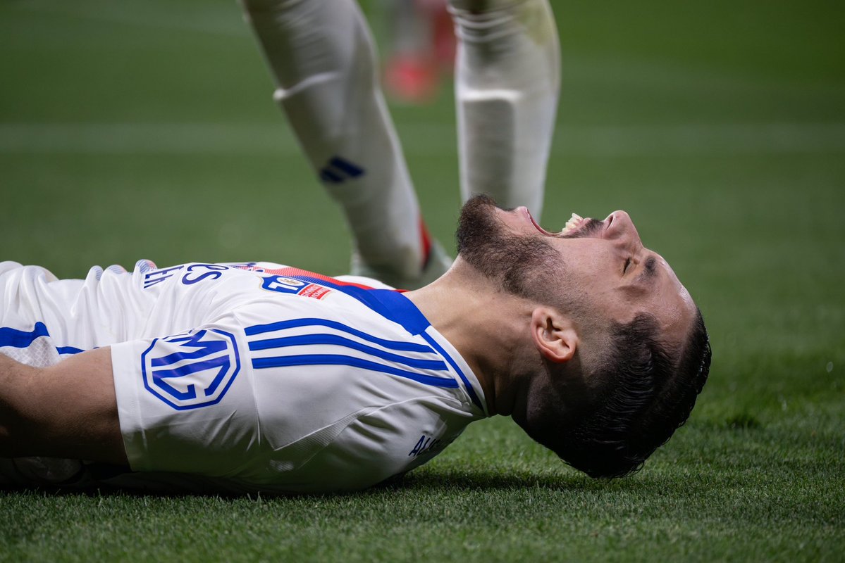 LesFansGones's tweet image. CHERKIIIII POUR LA PASSE DÉCISIVEEEEE ! 

Le danger vient TOUJOURS de lui ! ❤️🦁💙

#TeamOL #FFF