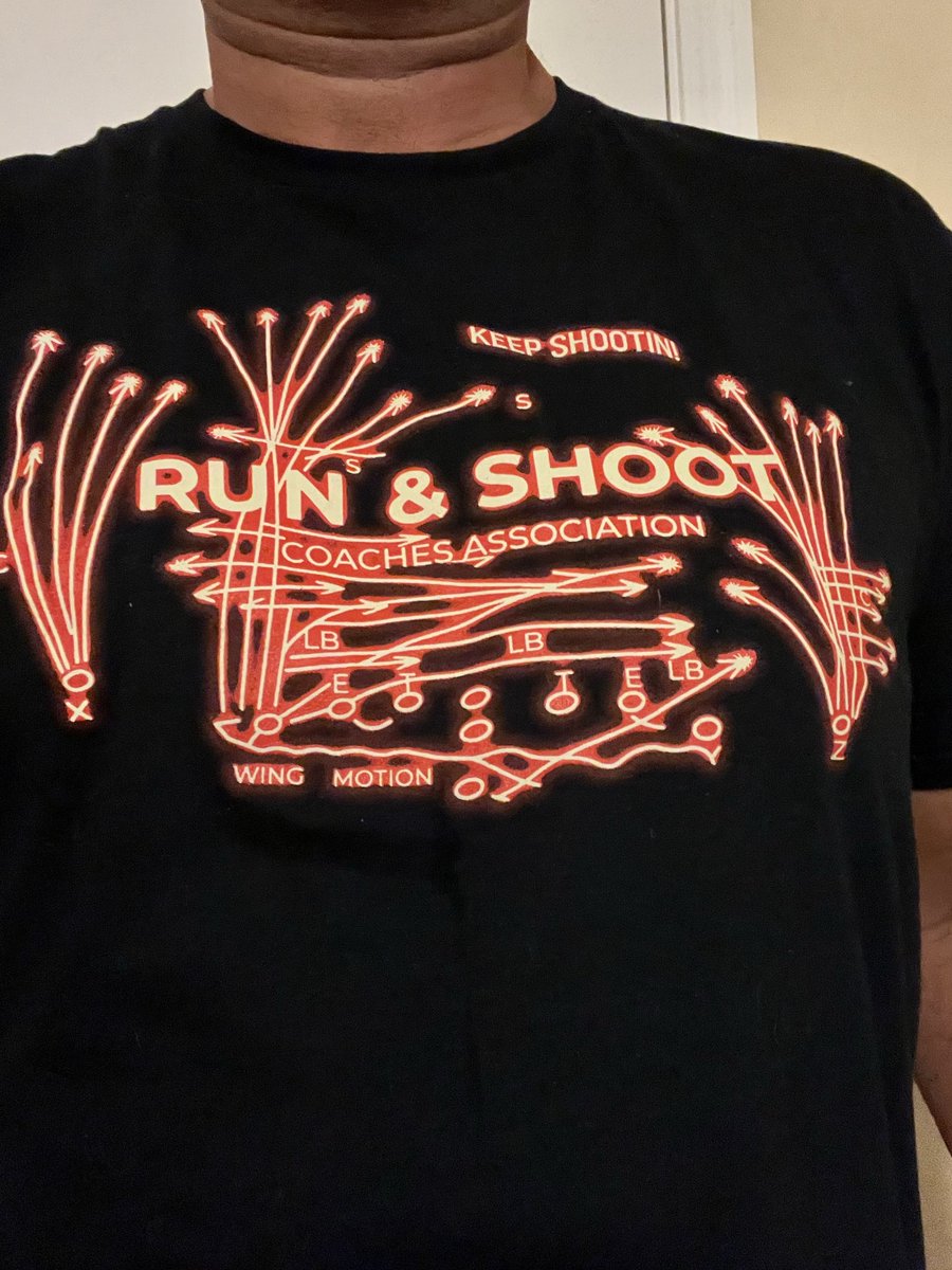 Brett Davis tweet media