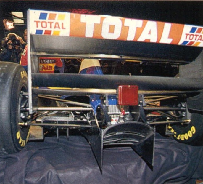 UnracedF1's tweet photo. Launch of the Jordan 195. In Canada the team would score almost maximum with Rubinho and Eddie both ending up on the podium! #F1 #RetroF1 https://t.co/5nJa7Er21F