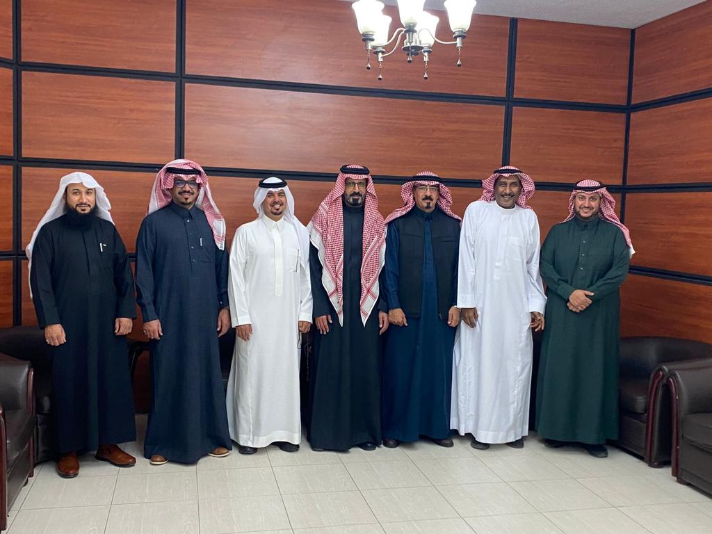 Tabukmedia's tweet photo. ⬅️ #أخبار الملتقى |

أحتفى الملتقى الإعلامي بمنطقة #تبوك مساء اليوم الأحد بمقر جمعية الثقافة والفنون بمنطقة تبوك بمناسبة #عيد_الفطر ، وذلك بحضور عدد من أعضاء الملتقى ، وقد تبادل الحضور التهاني والتبريكات بهذه المناسبة داعين المولى أن يديم على بلادنا نعمة الأمن والأمان . https://t.co/DUBqBuz92n