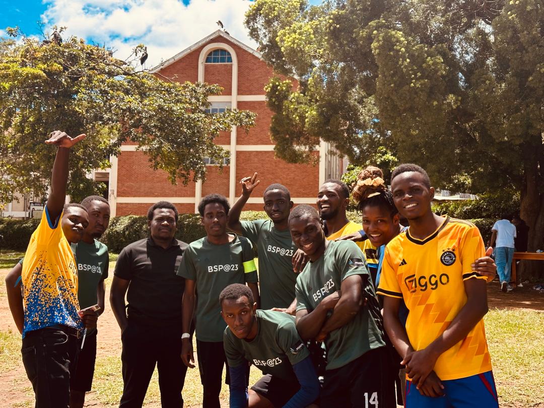 MUAPSug's tweet photo. Young physiotherapists 🤭🤭 https://t.co/F7YkAP28Mg
