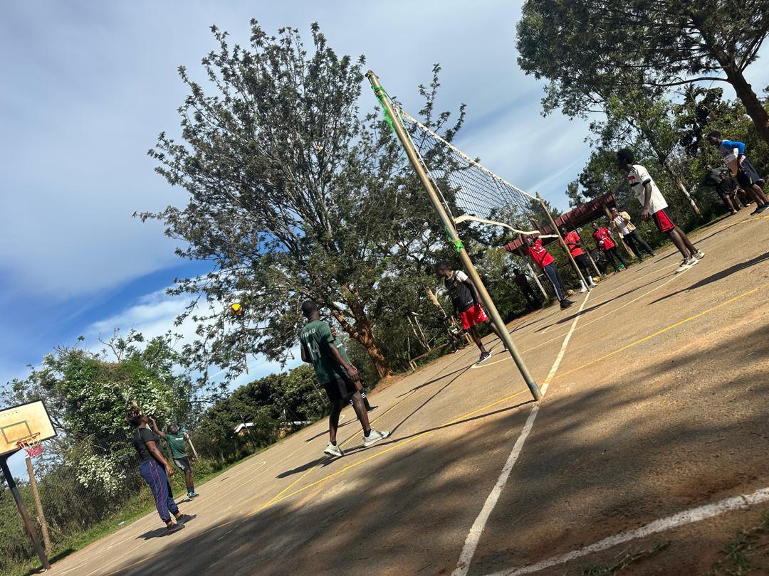 MUAPSug's tweet photo. Young physiotherapists 🤭🤭 https://t.co/F7YkAP28Mg