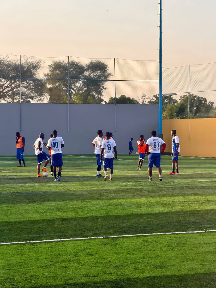 𝐏𝐑𝐎𝐗𝐈 𝐅𝐎𝐎𝐓 tweet media