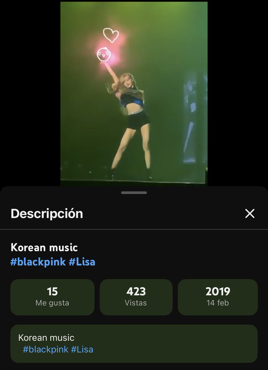 bbbbby08's tweet photo. @ubblemox @lovskpinks Mira, ese concierto y ese edit fueron a inicios de 2019. No encontré el original, pero sí un resuvido de YouTube, mientras que el emote fue agregado en 2020, inspirado en el edit de Lisa y su baile https://t.co/AuI9nllXMj