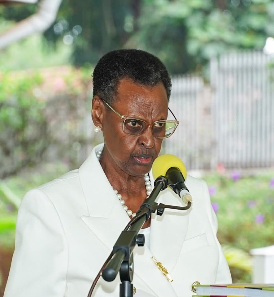 PAPARAZZI tweet media