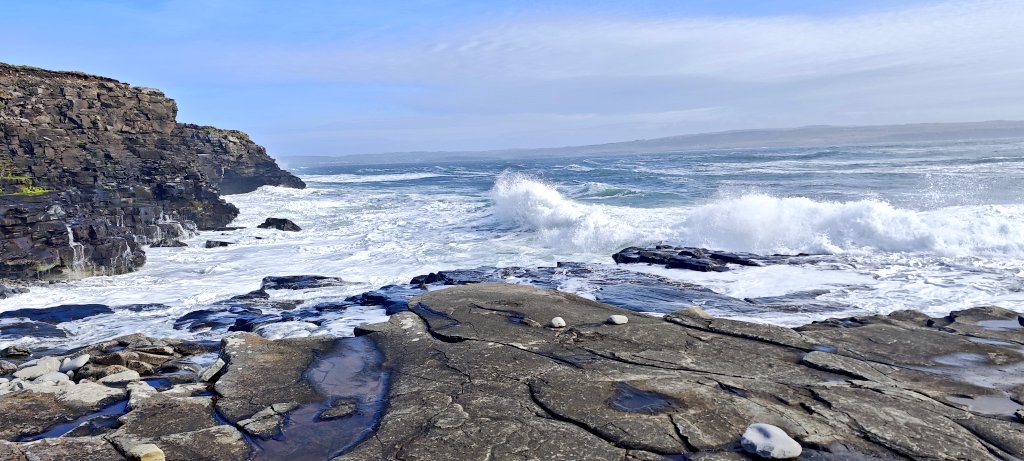 patrickodwyer3's tweet photo. Clahane #wildatlanticway #waves #liscannor https://t.co/5EM2oWtyfF