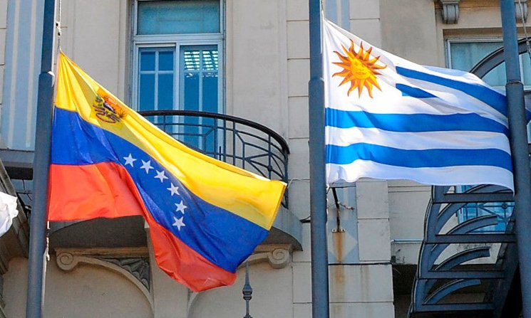 ReporteYa's tweet photo. #29Mar #Venezuela #Uruguay #Consular
El Consulado de Venezuela en Uruguay reanudó la emisión de salvoconductos de viaje para venezolanos sin pasaporte vigente, permitiendo regresar al país; el trámite exige solicitud previa, pago de arancel y envío de requisitos con al menos 10 días de anticipación. - @laverdadweb