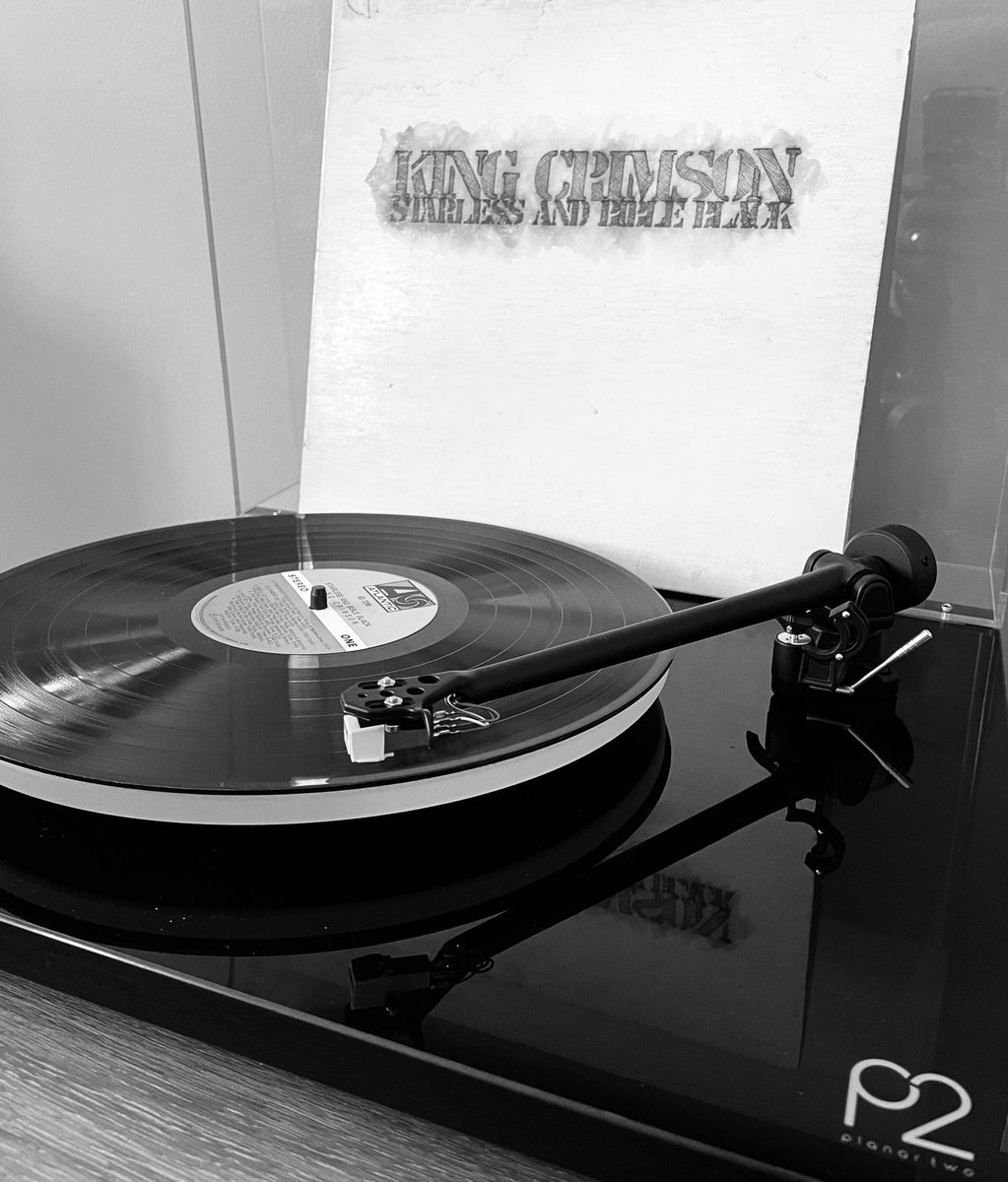 Denis B_land tweet media