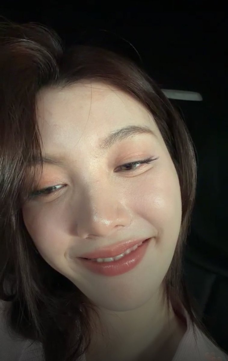 riojaneeer's tweet image. Lingy: Are we finally dating now? 
Ormita: Yea.
Lingy: Are you serious? You're my girlfriend for real? You're officially mine now? 
Ormita: I'm dead serious, you silly pudding. I'm yours and you're mine. 
Lingy: OH MY GOD.