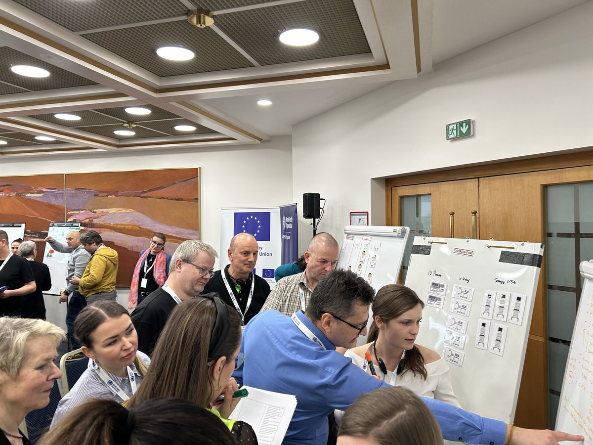 ZsofiaPusztai1_'s tweet image. kapacit a spolupráce s úřady v reálném čase.
Praktická týmová práce = silnější připravenost.
Součást spolupráce 🇪🇺 @DG_SANTE a @WHO_Europe na posilování připravenosti v regionu. Velké díky všem partnerům a facilitátorům. 🙏 #CBRN #Nemocnice #CzechRepublic #EUPartnerships