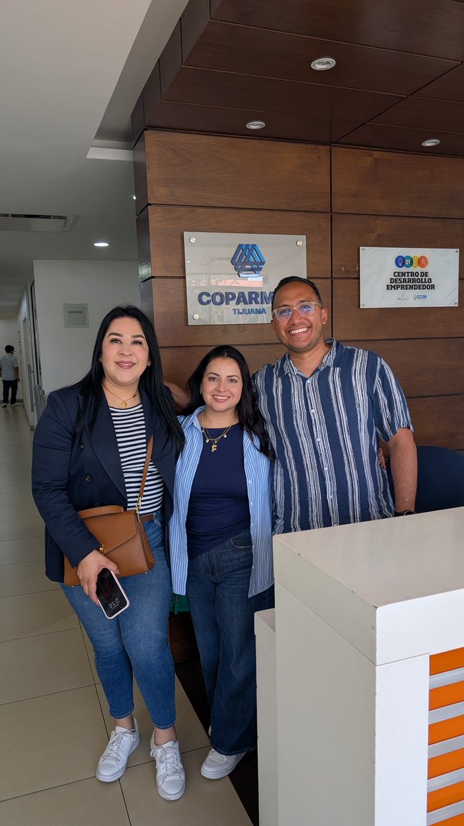 soydarius's tweet photo. 🎤 Taller con mi amigo @soysergiolois "Habla, cautiva y convence" en @coparmextijuana. 

Hacía años que quería tomar este taller y en verdad lo digo, una experiencia que todos deberían vivir con él al menos una vez en su vida. 👏 #Agradecido https://t.co/tvFbEVAmmB