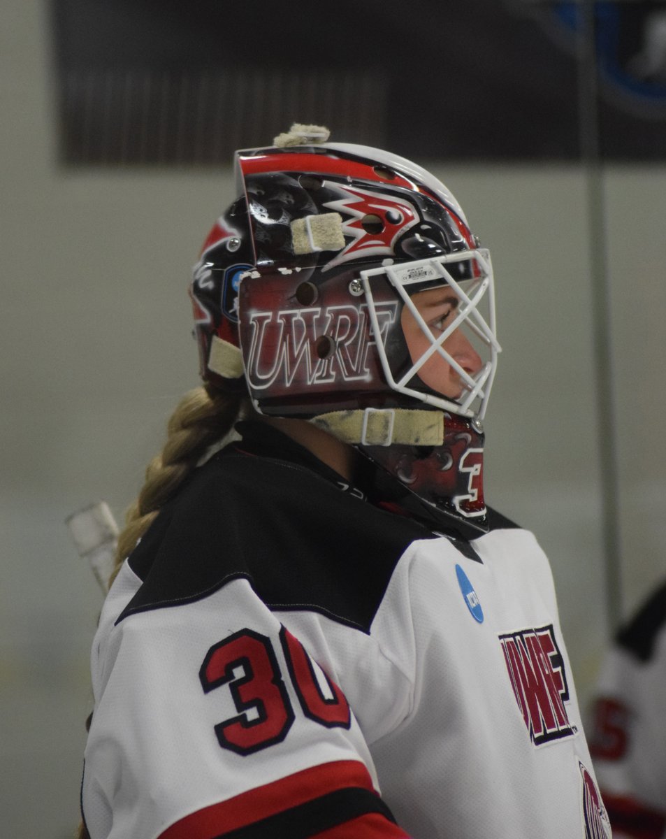 NCAADIII's tweet photo. 15 minutes till championship hockey! ✨🏒

@NazAthletics @UWRFFalcons 

#WhyD3 #D3hky https://t.co/AROlwPh72b