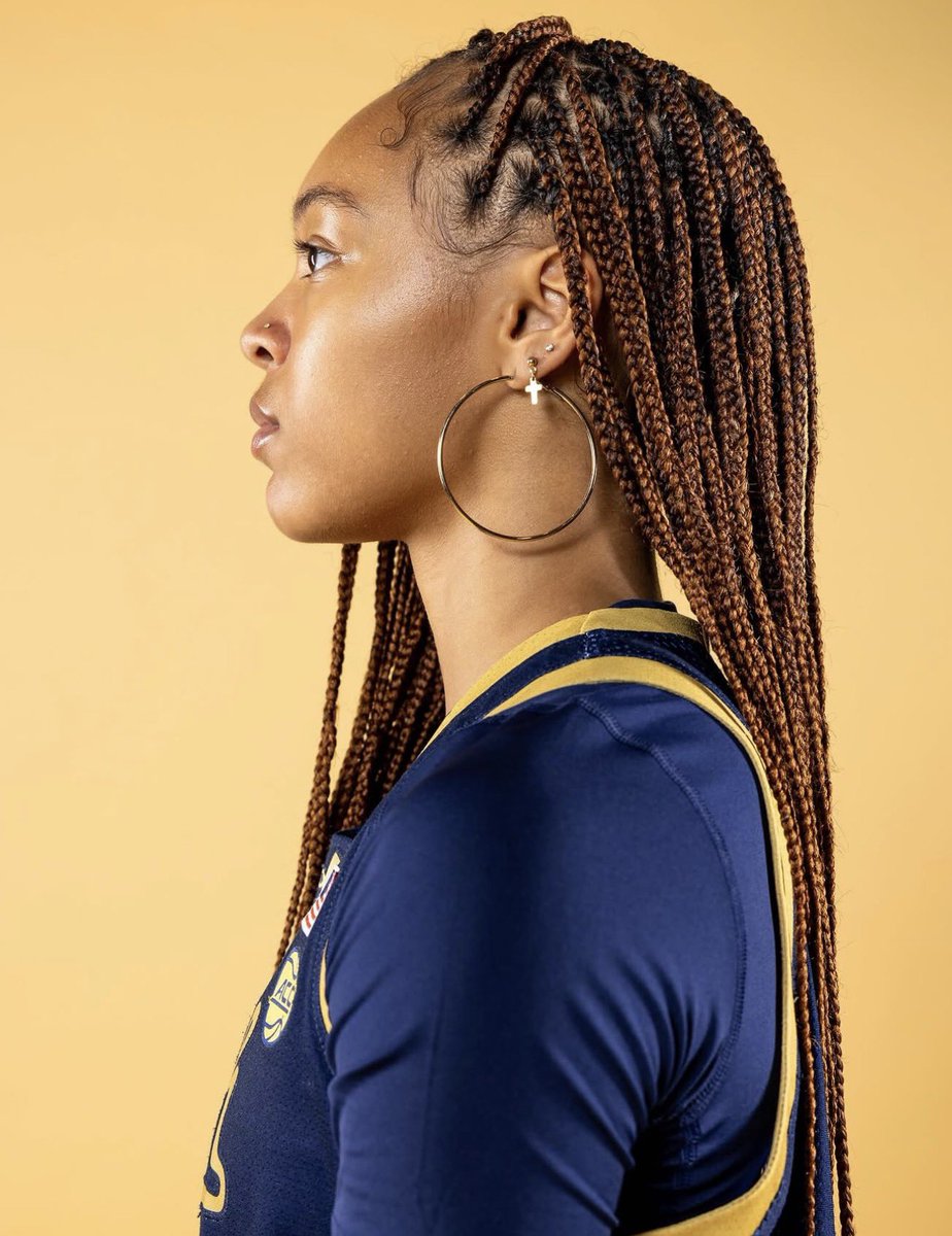 I talk hoops 🏀 tweet media